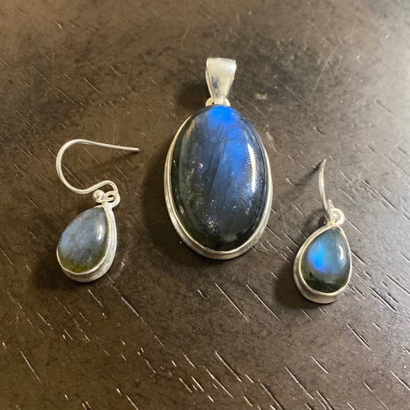 Artisan Jewelry - Labradorite Pendant Pierced Earrings set